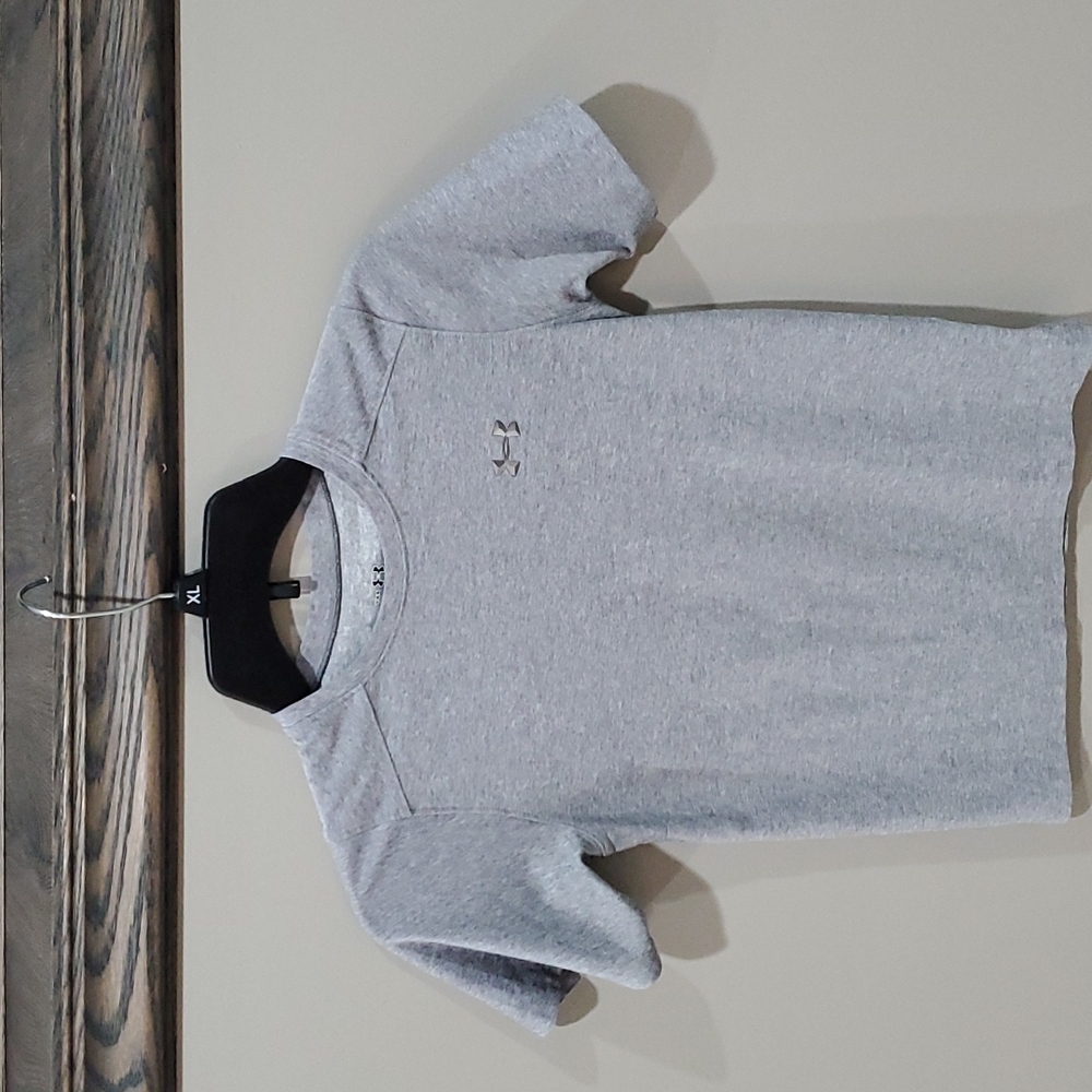 Boys XS Under Armour Tee
